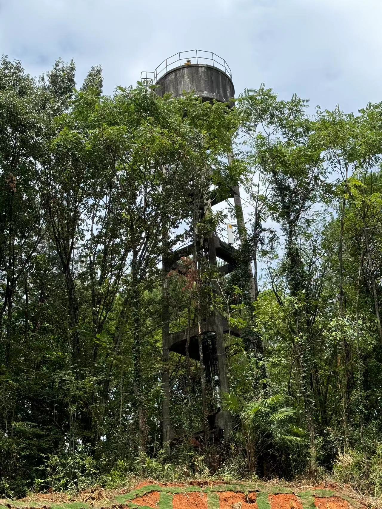 黄山水塔2