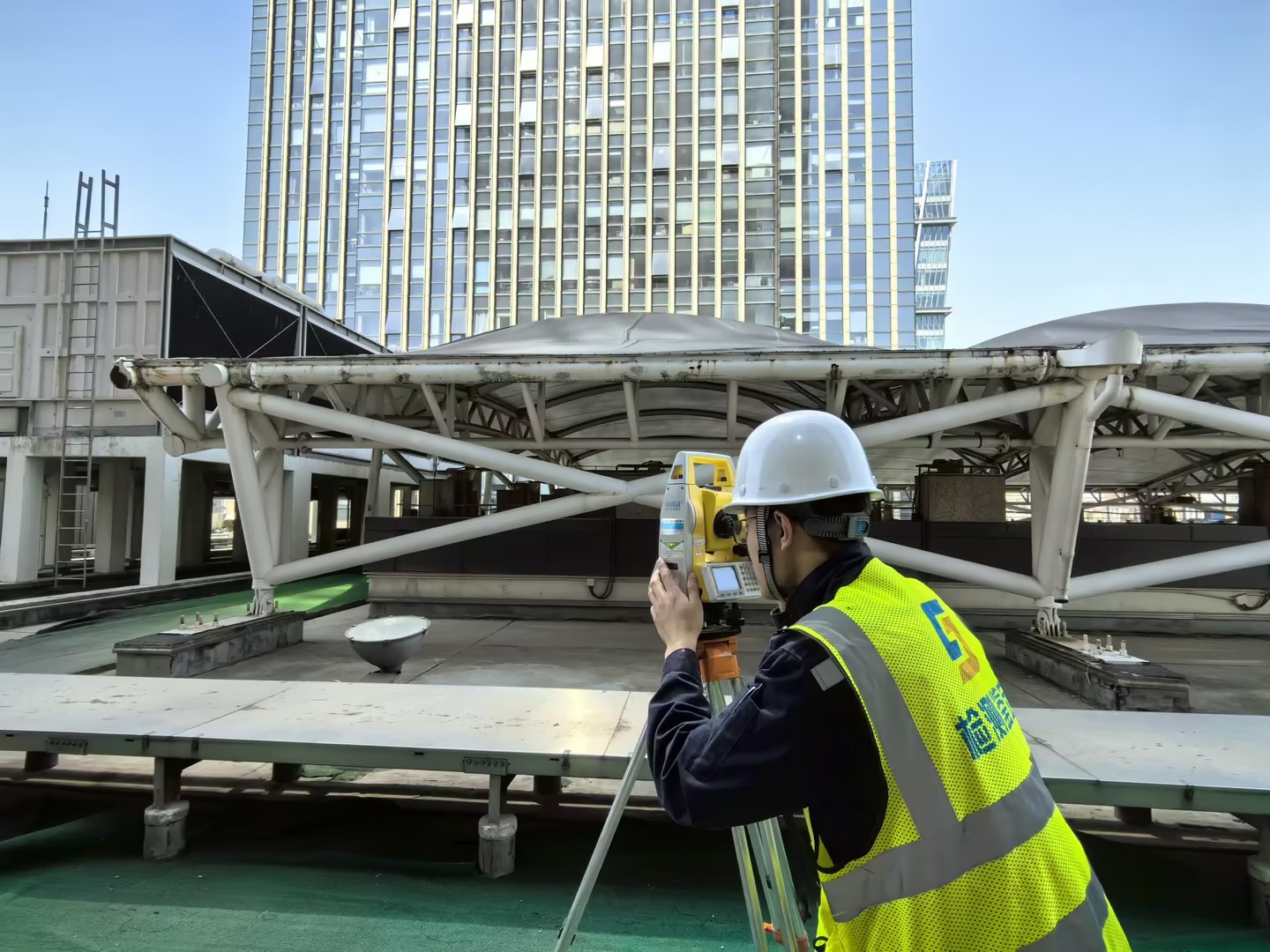 上海市闵行区明泉·财富中庭广场钢结构网架安全性检测2